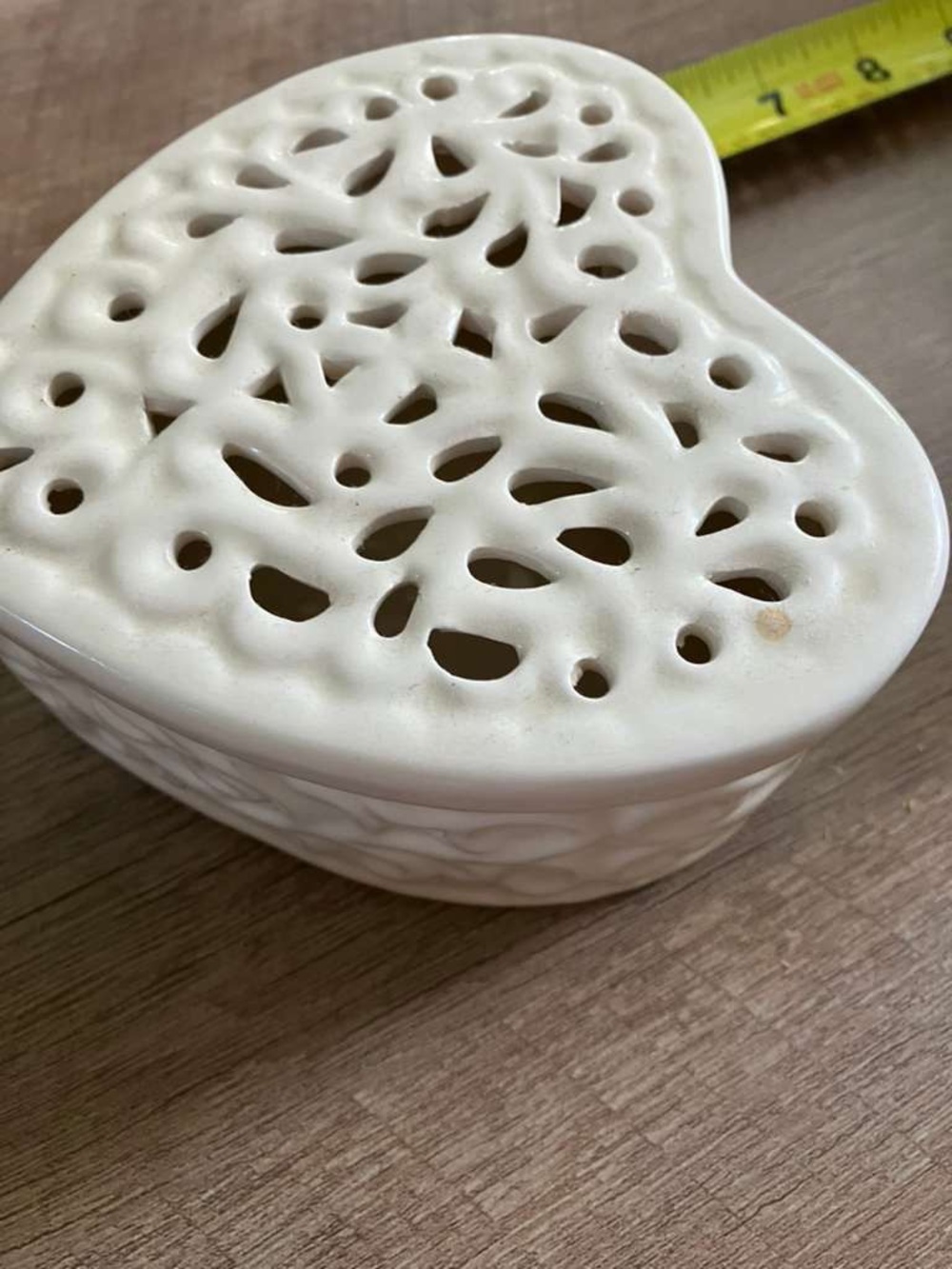 FREE W/ ANY PURCHASE Ceramic Heart-Shaped Decorative Box/ Jewelry Box - White